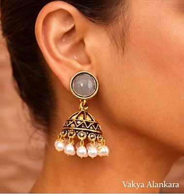Golden Jhumka 