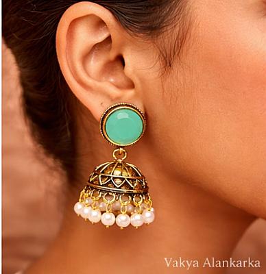 Golden Jhumka 
