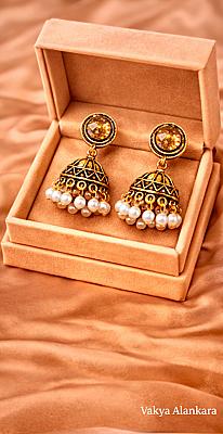Golden Jhumka 