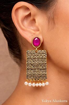 Pearl Drop Earring
