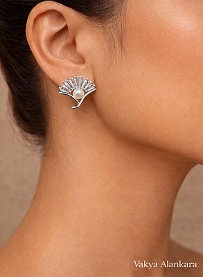 Pearl Earring