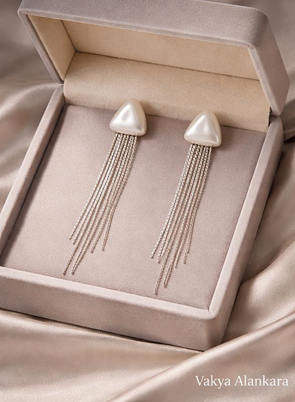 Pearl Earring